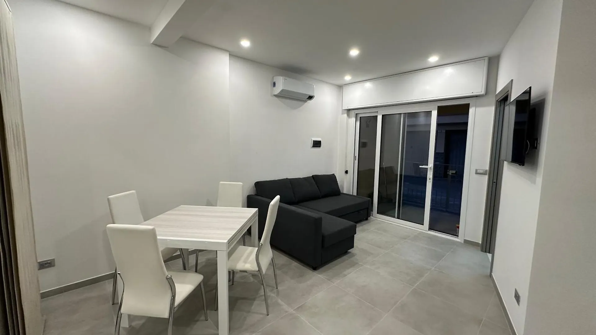 Soluzione Casa Pietra Ligure Sea House Apartment