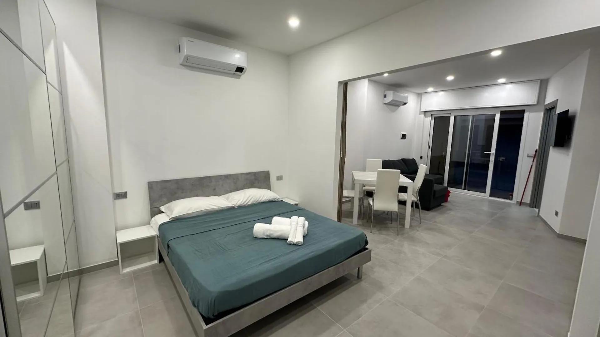 Soluzione Casa Pietra Ligure Sea House Apartment