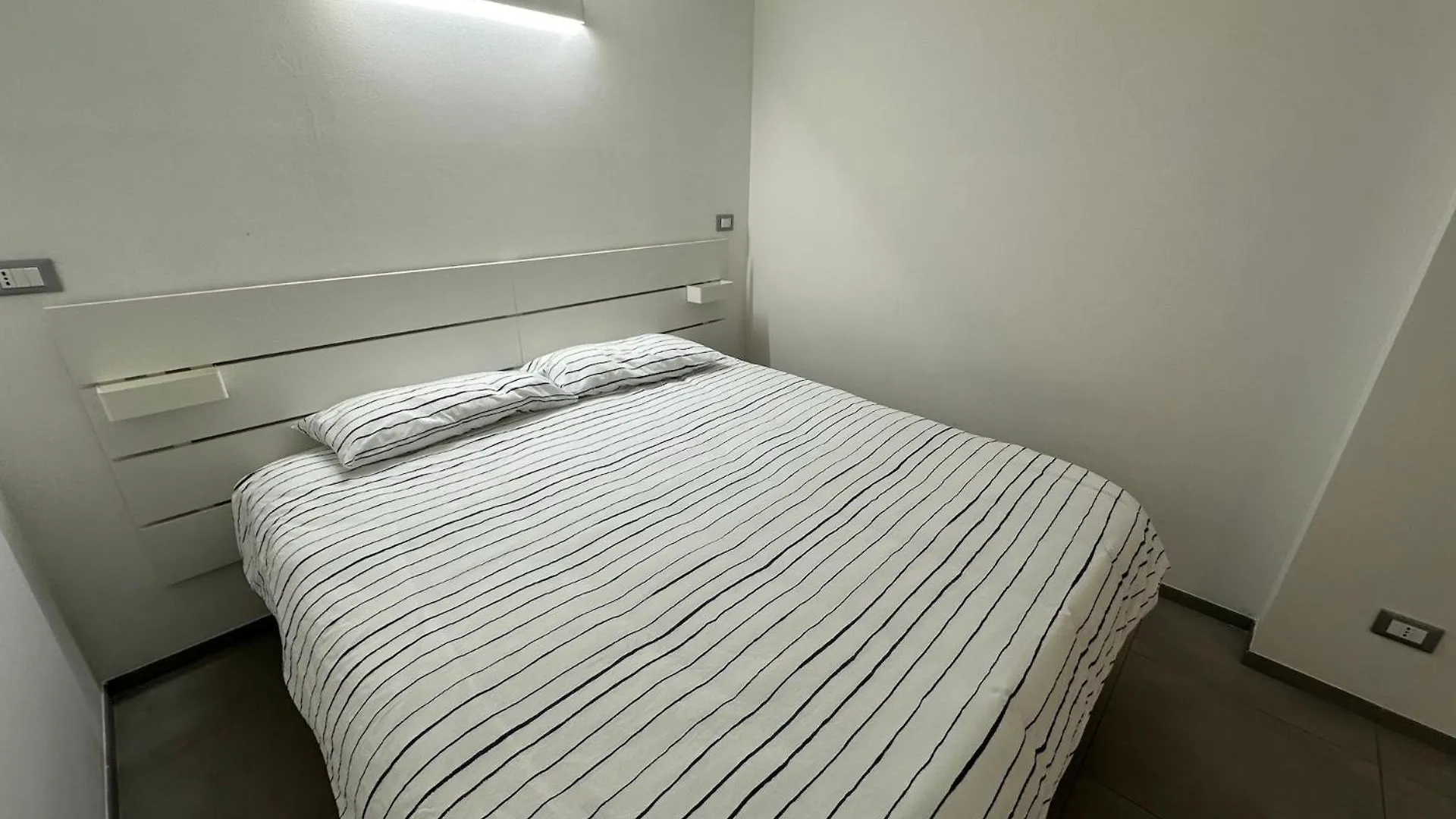 Soluzione Casa Pietra Ligure Sea House Apartment